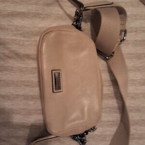 Small leather purse, gray